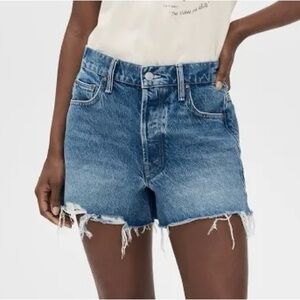 MOTHER Main Course Short Fray Jean Shorts in Chew Toy wash